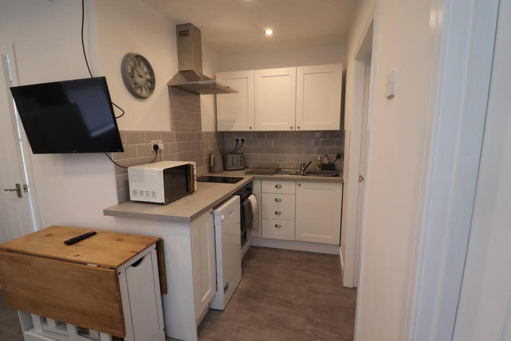 Cosy Two Bedroom First Floor Apartment Birmingham Bagian luar foto