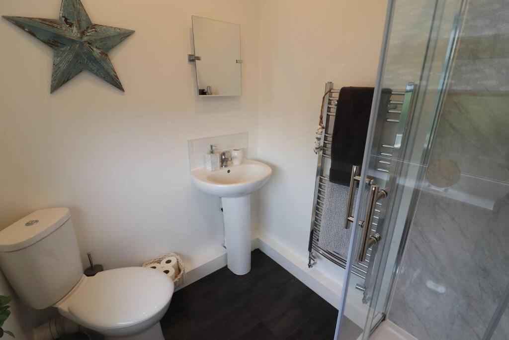 Cosy Two Bedroom First Floor Apartment Birmingham Bagian luar foto
